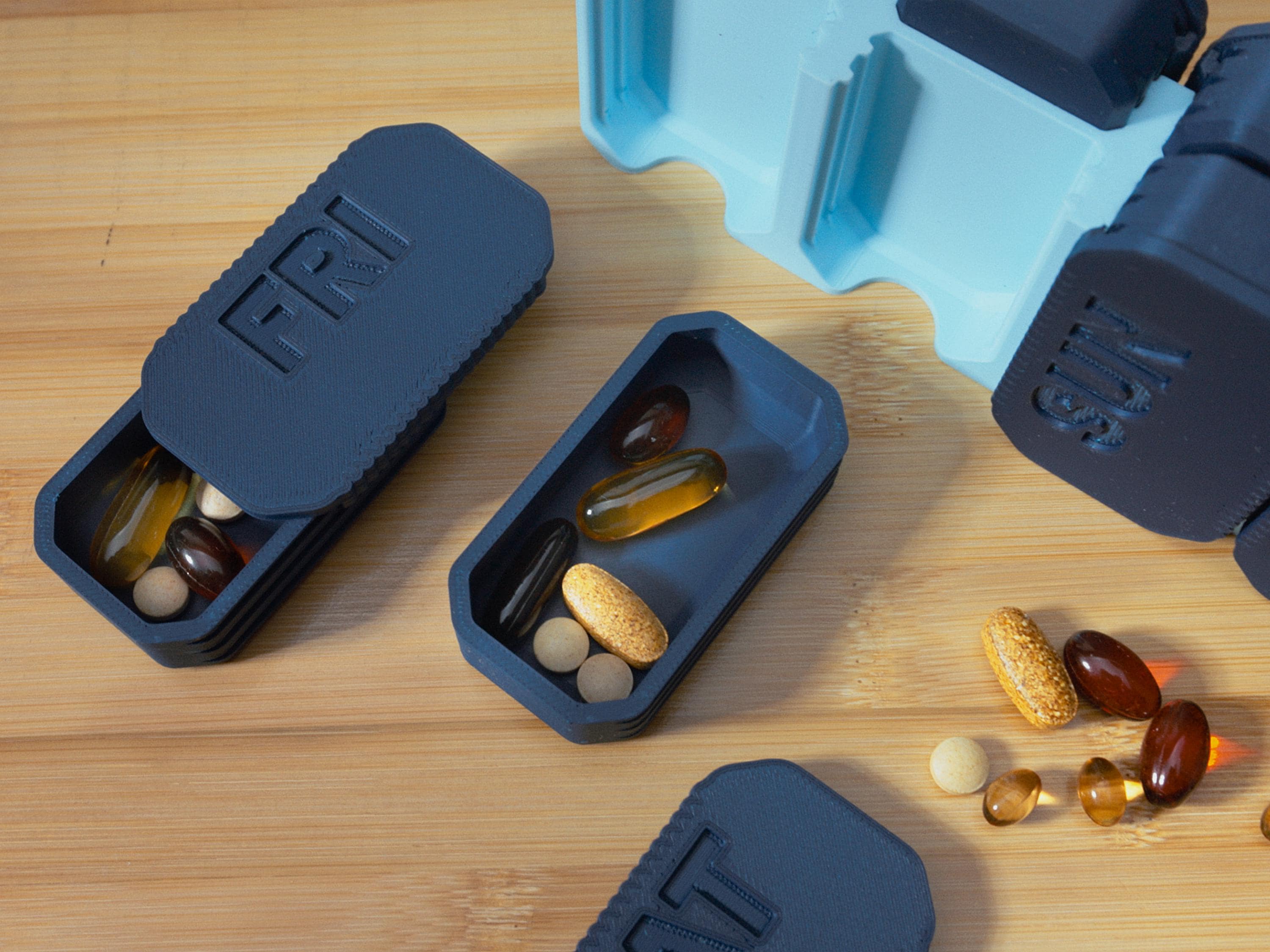 7 Day Pill Organizer | Weekly Pill Box with Removable Daily Capsules | Grab & Go Dispenser