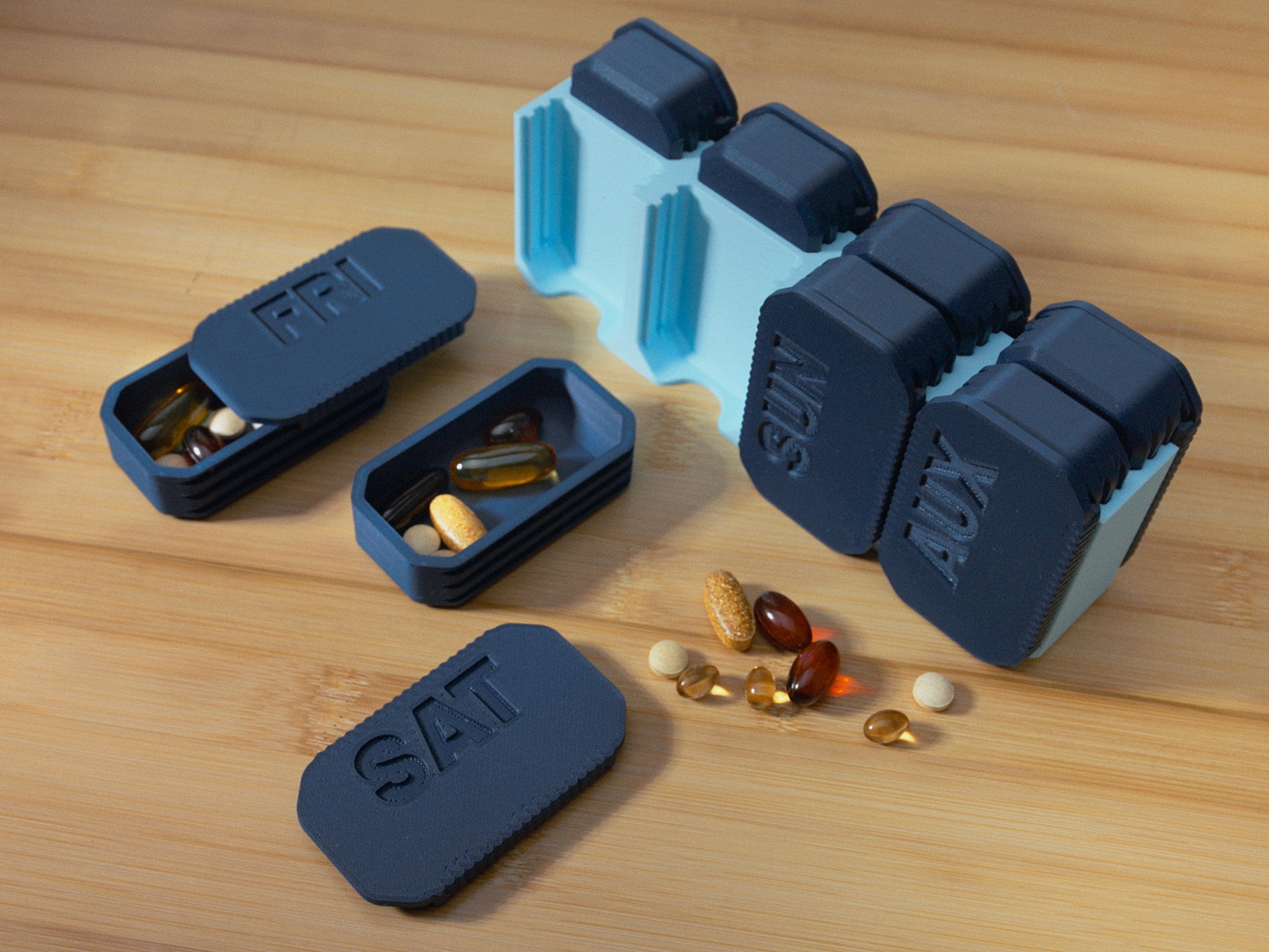 7 Day Pill Organizer | Weekly Pill Box with Removable Daily Capsules | Grab & Go Dispenser