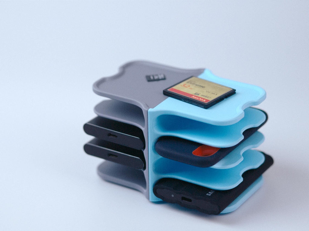 Universal & Compact Vertical SSD Holder for Up to 8 Solid State Drives
